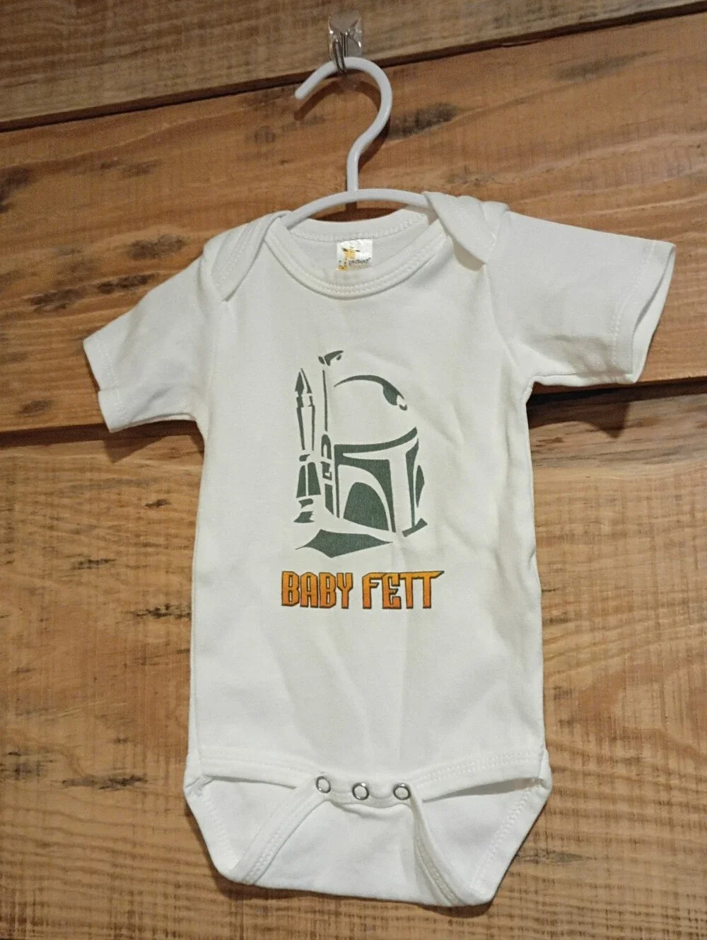 Star Wars Baby One-Piece Bodysuit with Green Helmet Graphic - Baby Fett Boba
